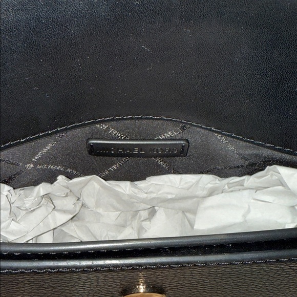 Michael Kors Black Leather Jet Set Travel Crossbody Bag - Picture 3 of 11